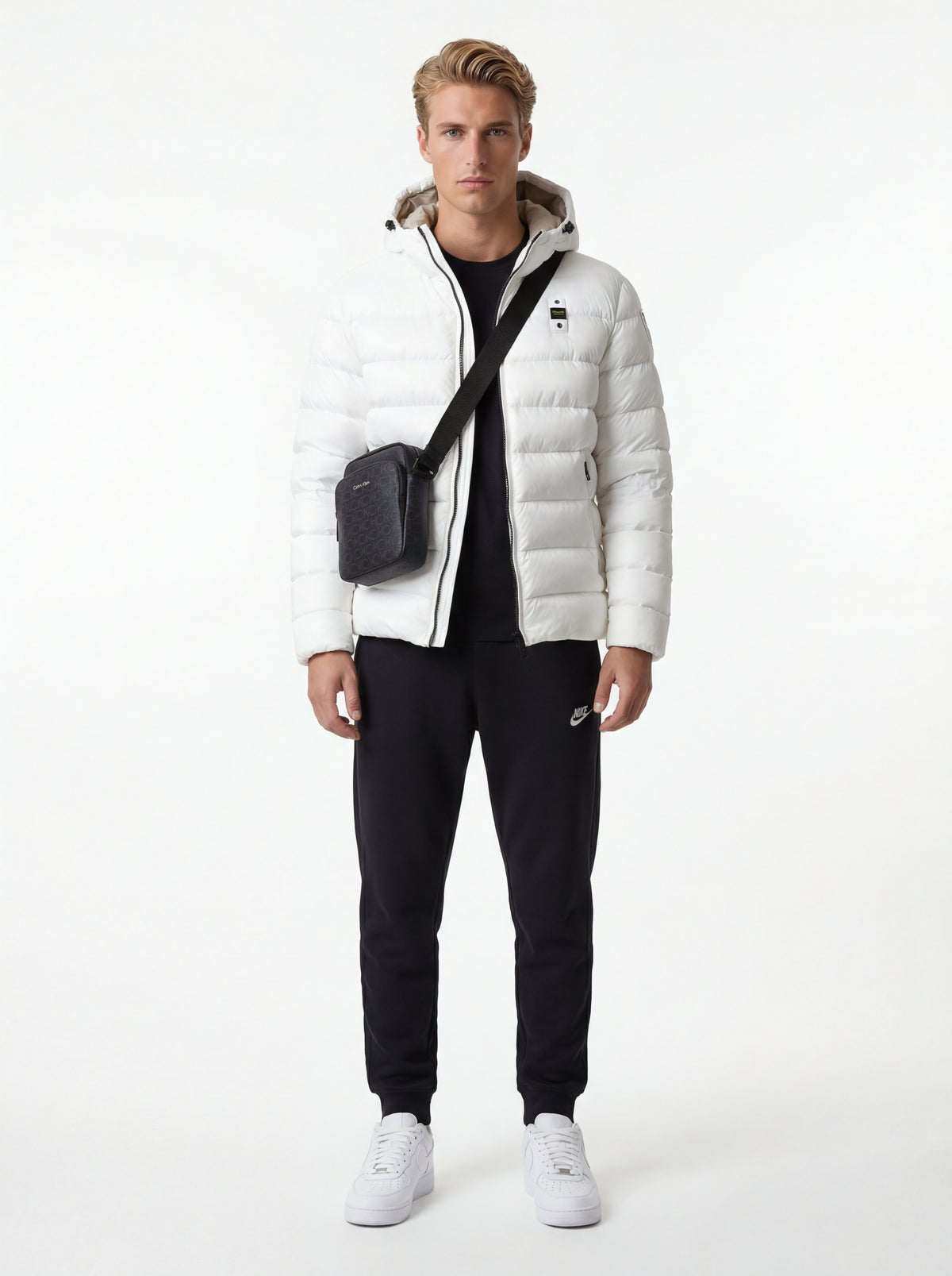 CW2288 111 Air + Blauer Giubbino Uomo + Nike Pantaloni Tuta + Calvin Klein Tracolla - 01