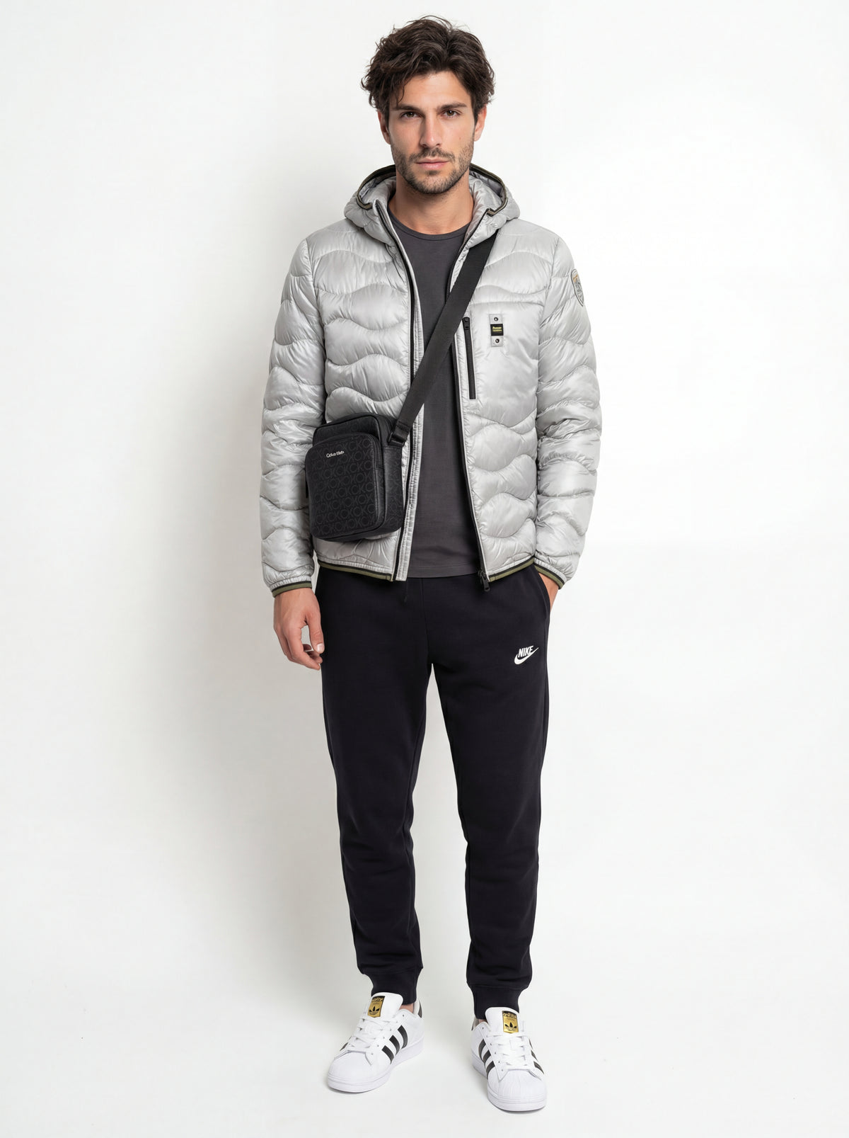 Superstar + Blauer Giubbino Uomo + Nike Pantaloni Tuta + Calvin Klein Tracolla - 01