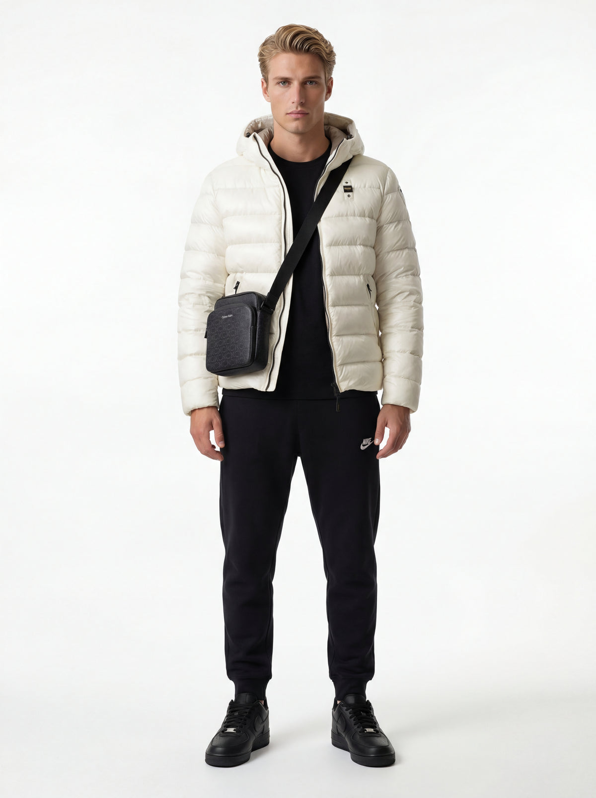 CW2288 001 Air + Blauer Giubbino Uomo + Nike Pantaloni Tuta + Calvin Klein Tracolla - 01