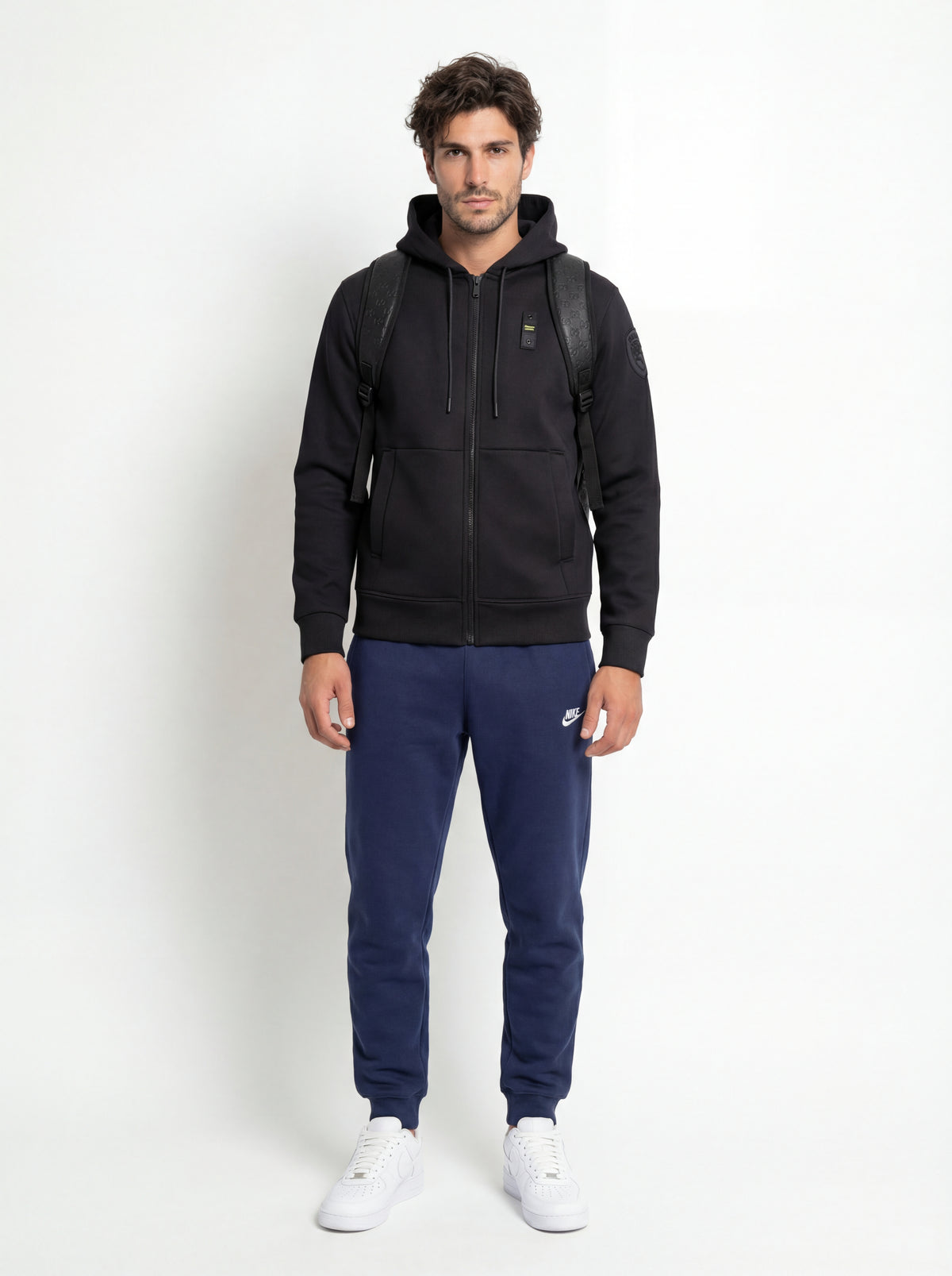 CW2288 111 Air + Blauer Felpa Colby + Nike Pantalone Tuta + Jordan Zaino - 01